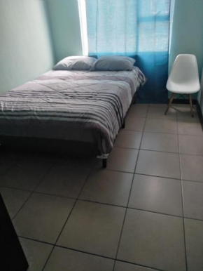 The king inn Habitacion # 3 Estadia por habitacion